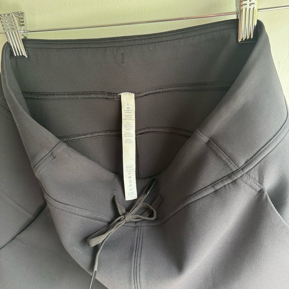 Lululemon In-Form Black Women's Shorts size 8 - Picture 7 of 8